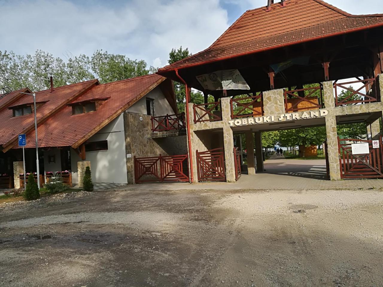 Betty Apartman Balatonfůzfő Εξωτερικό φωτογραφία